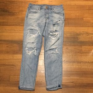 Light wash destroyed boyfriend jean